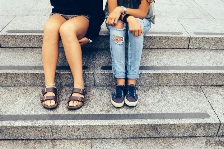 Jak stylizować damskie buty Birkenstock na co dzień i od święta?