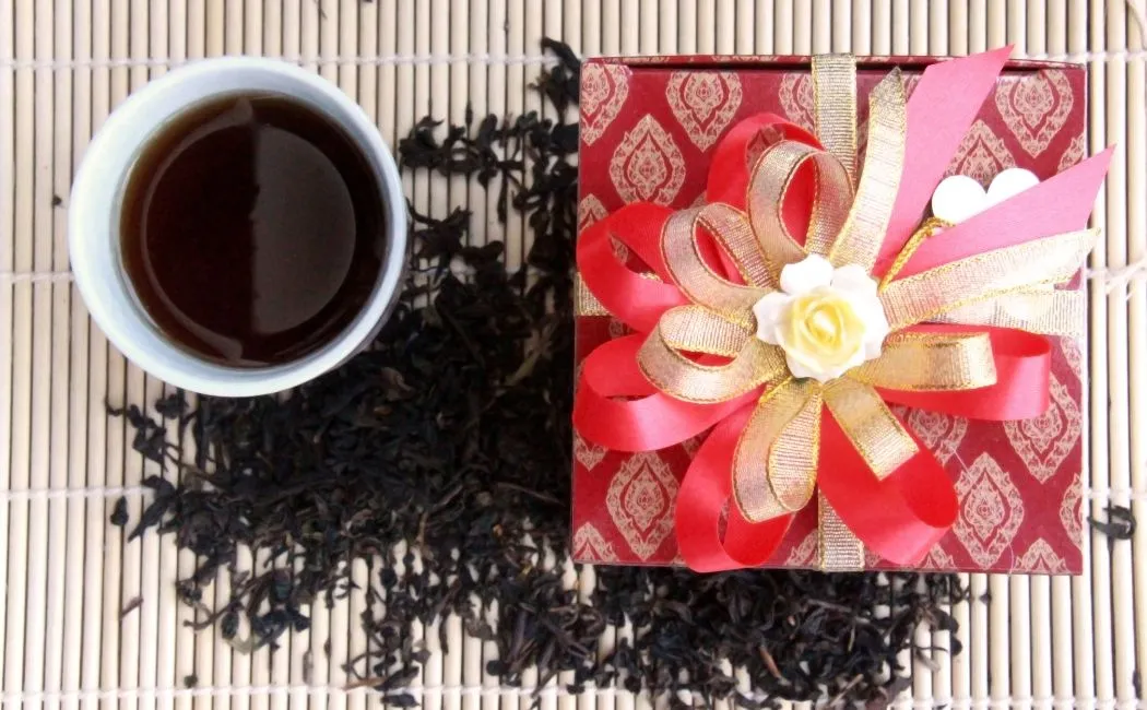 Ciepło i elegancja w filiżance, odkryj wyjątkowość zestawów prezentowych z herbatą