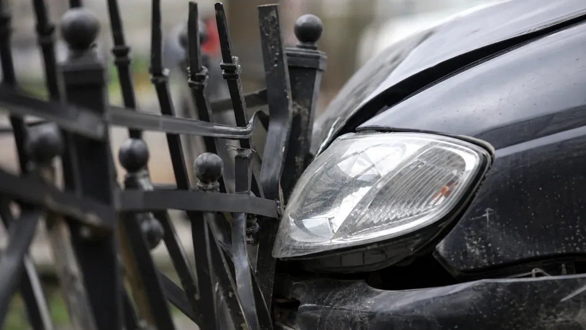 Ponad 2 promile i uszkodzony Opel. Świadek zatrzymał kierującą w Radomyślu Wielkim
