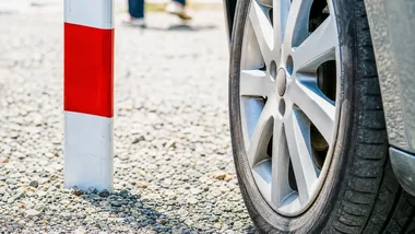 Nowe rondo może zabrać parking przy cmentarzu w Rzochowie