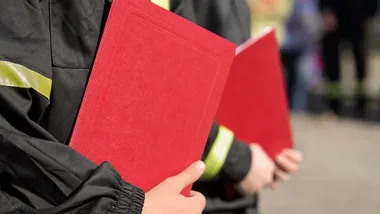 Czterech druhów z gminy Radomyśl Wielki odebrało strażackie wyróżnienia