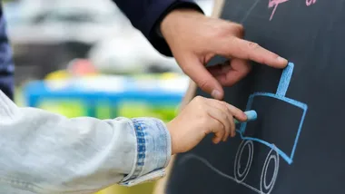 Od obcych w aucie po zgubienie w sklepie. Policjantki uczyły dzieci w powiecie mieleckim