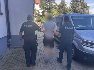 Podpalał pojemniki na odpady i groził świadkowi. 30-latek trafił do aresztu - Aktualności Policja Podkarpacka