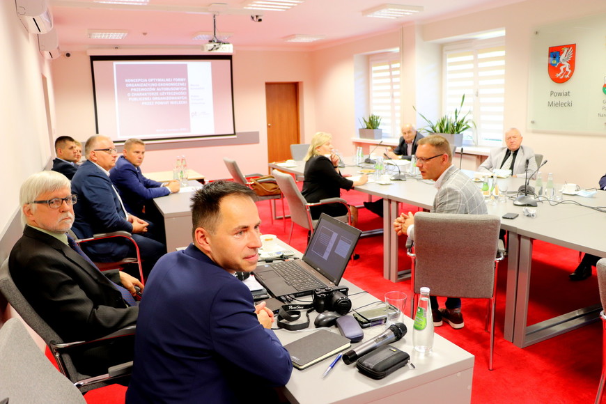 Powiat Mielec: O transporcie zbiorowym podczas konwentu