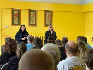 Nie tylko „wnuczek”. W Mielcu policjantki ostrzegały przed oszustwami