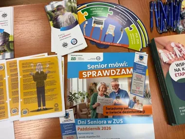 Seniorzy z Mielca poznali metody oszustów. Policja uczyła zasady „SPRAWDZAM”