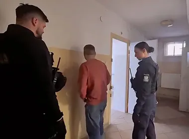 Butelka zamiast kajdanek - agresja po kradzieży w sklepie we Woli Mieleckiej