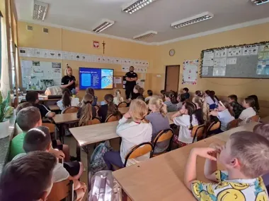 Mielecka policja ruszyła do szkół z ostrzeżeniem przed wakacjami