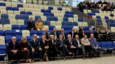 Na targach w Mielcu policjanci przyciągnęli młodzież nie tylko mundurem