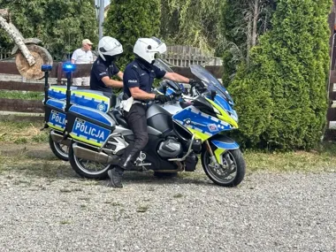 Rodzinny rajd w Radomyślu Wielkim. Policjanci zabezpieczyli 12 kilometrów trasy
