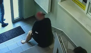 Ukradł łańcuszek za prawie 14 tysięcy i schował się w komendzie w Mielcu