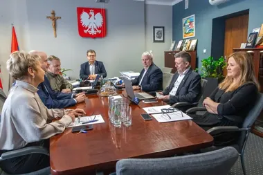 Nowy sprzęt dla strażaków i programy wsparcia po posiedzeniu Zarządu Powiatu