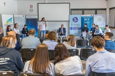 Lotnictwo jutra w Mielcu. W centrum były wodór i drony