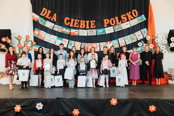 Patriotyczny konkurs przyciągnął 256 prac. W Tuszymie rozdano nagrody