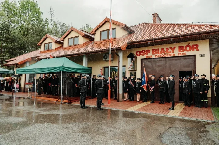 Sto lat OSP Biały Bór. Nowy sztandar i mocne słowa uznania