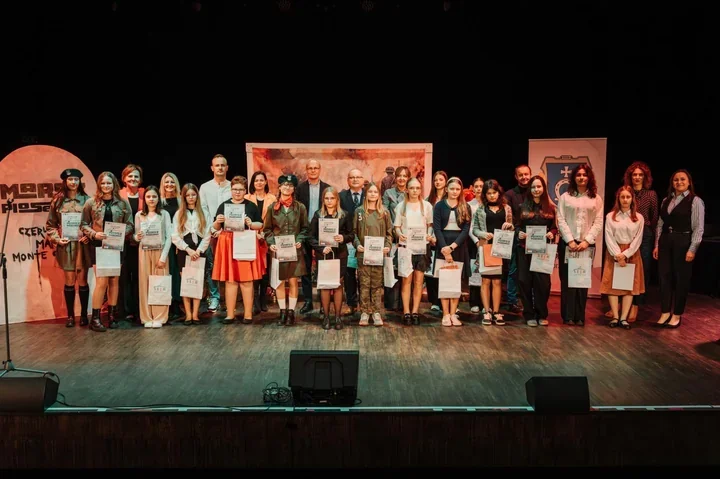 Młodzi wokaliści sięgnęli po wzruszenie w konkursie o Monte Cassino